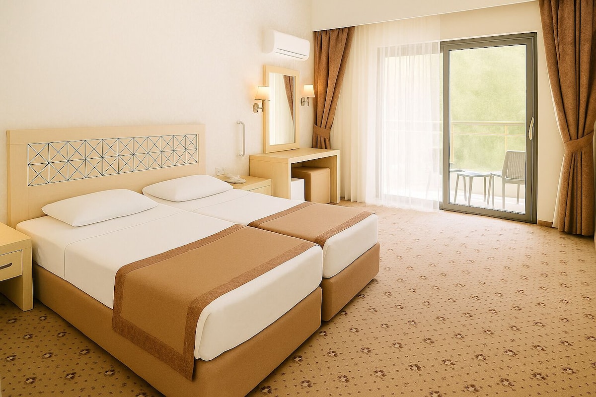 Double or Twin Room - Disability Access | Minibar, in-room safe, laptop workspace, soundproofing