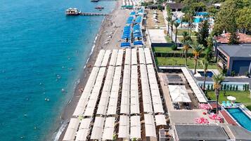 Private beach nearby, free beach cabanas, sun-loungers, beach towels
