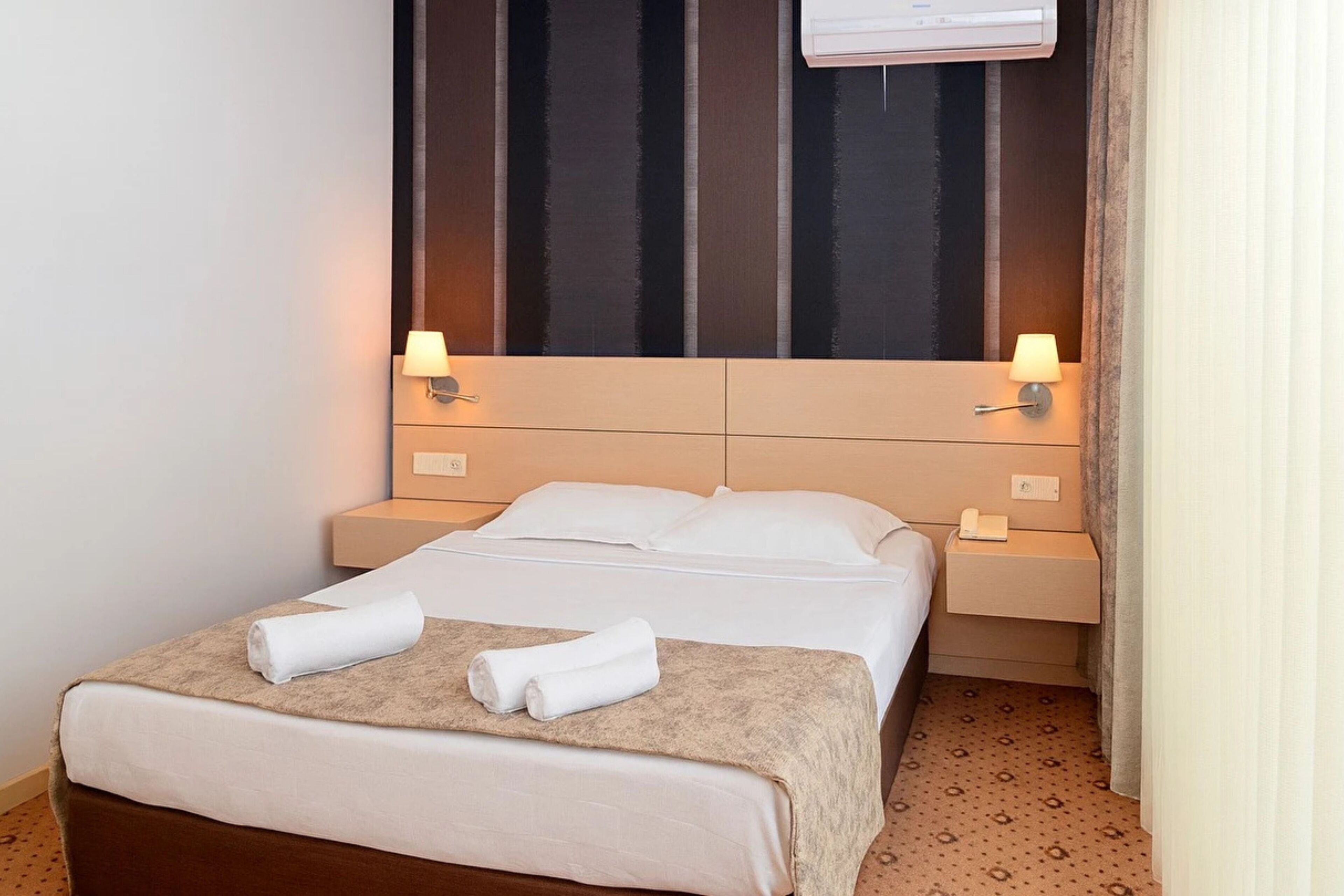 Premium bedding, minibar, in-room safe, laptop workspace