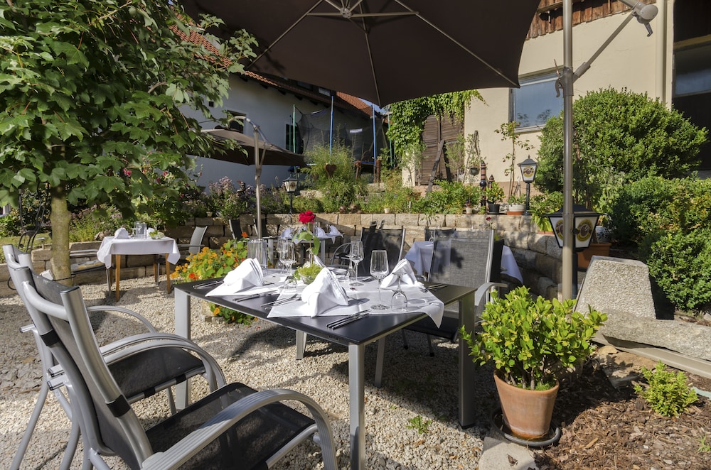 Landhotel Zum Goldenen Kreuz image