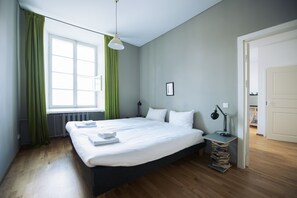 Suite familiar | Ropa de cama de alta calidad y tabla de planchar con plancha 