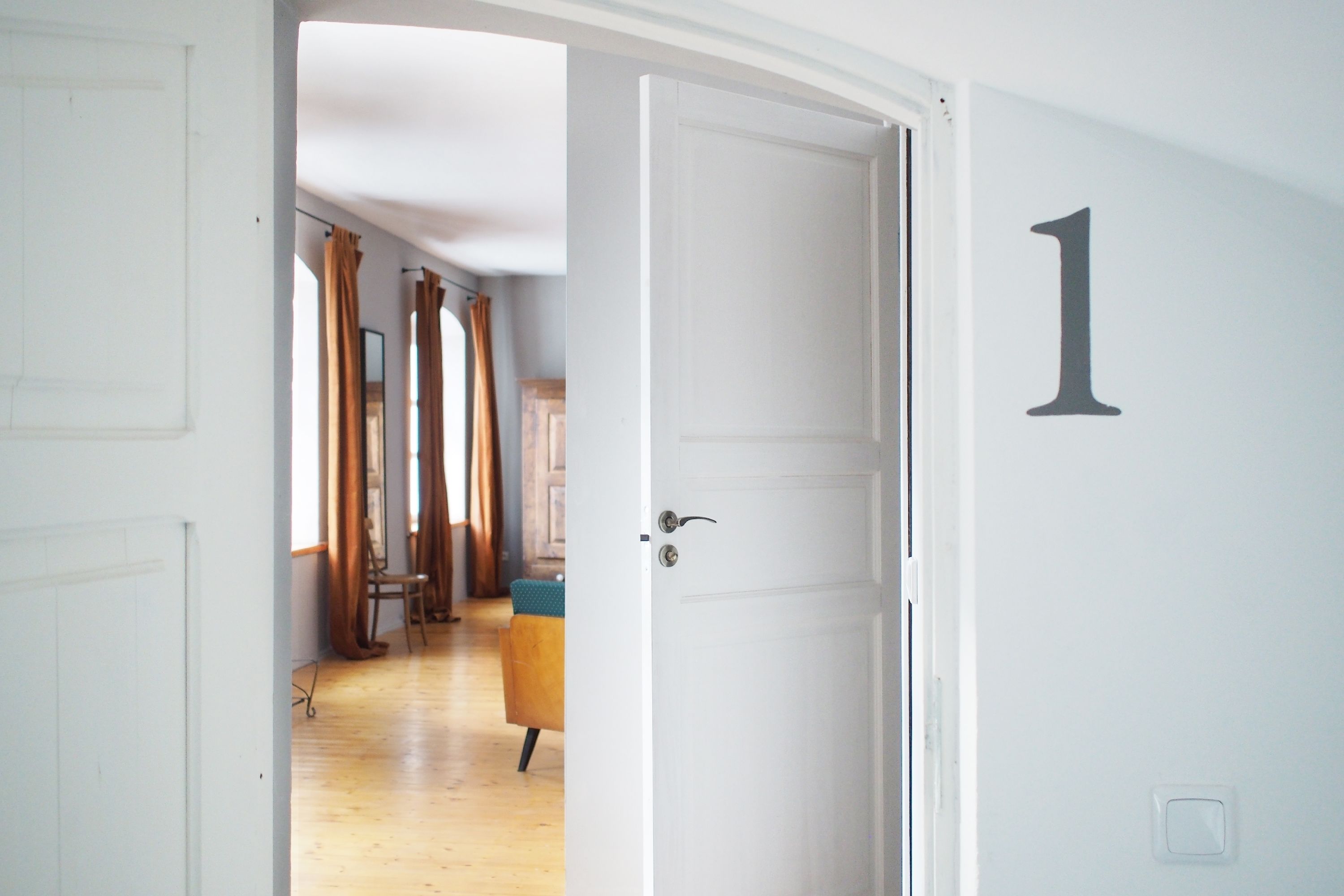 studio | living area | 32-inch smart tv with digital channels, tv