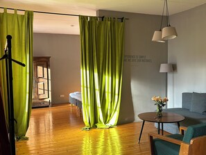 Studio | Premium bedding, iron/ironing board (on request), free cots/infant beds - Bookinn B&B (Vilnius)