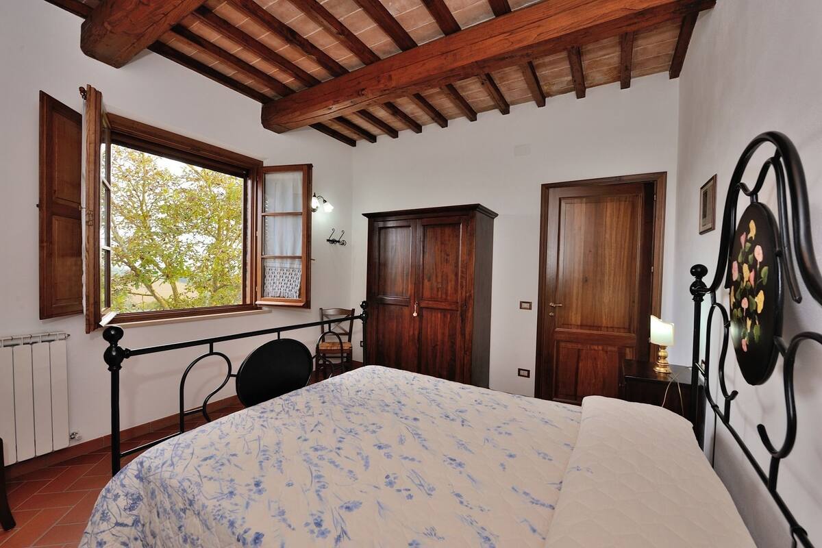 Apartment, 2 Bedrooms | Premium bedding, desk, free cots/infant beds, rollaway beds
