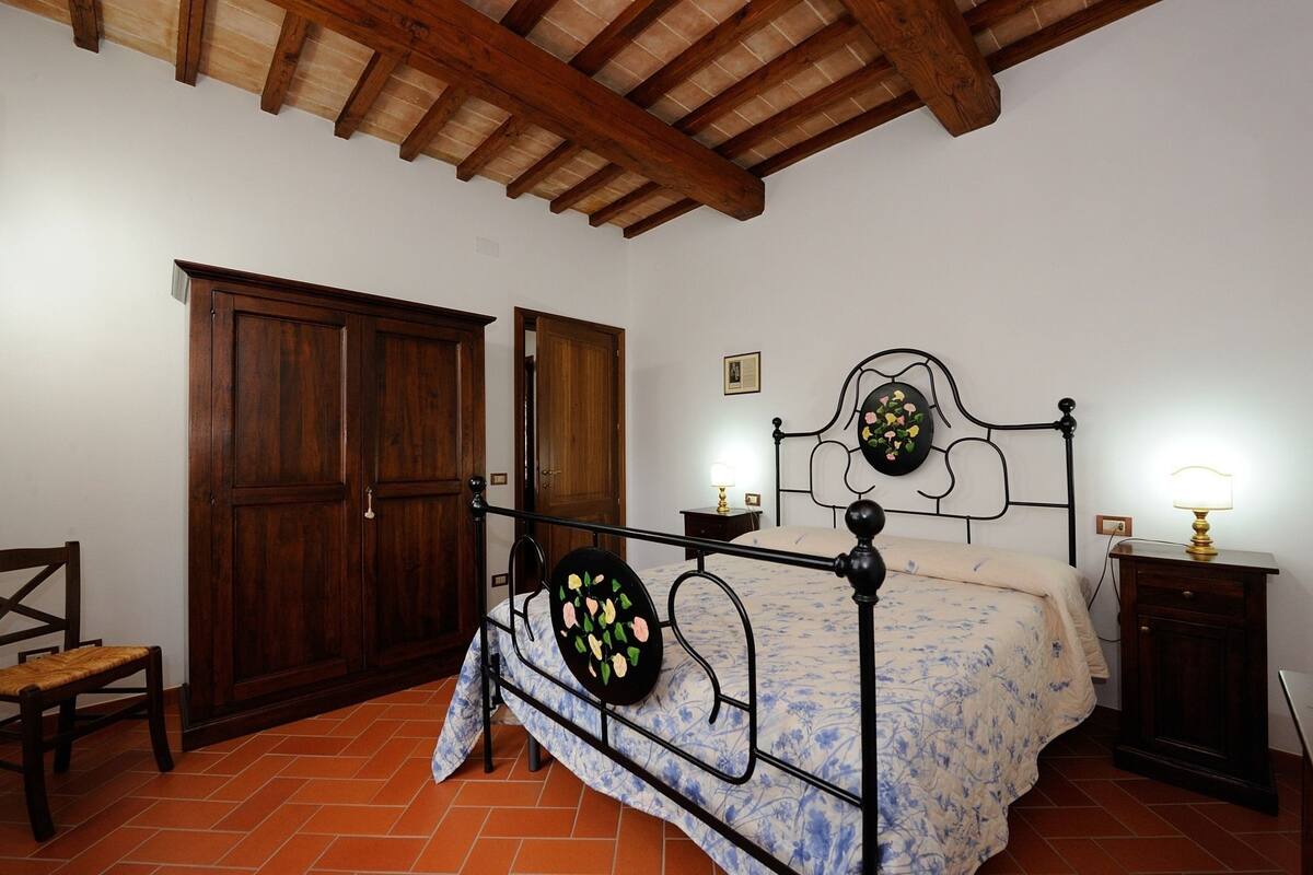 Family Apartment, 2 Bedrooms | Premium bedding, desk, free cots/infant beds, rollaway beds
