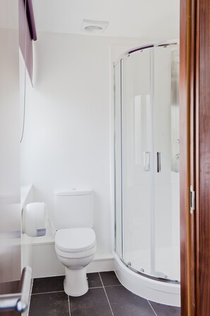 Shower - Via Lewisham - Hostel (London)