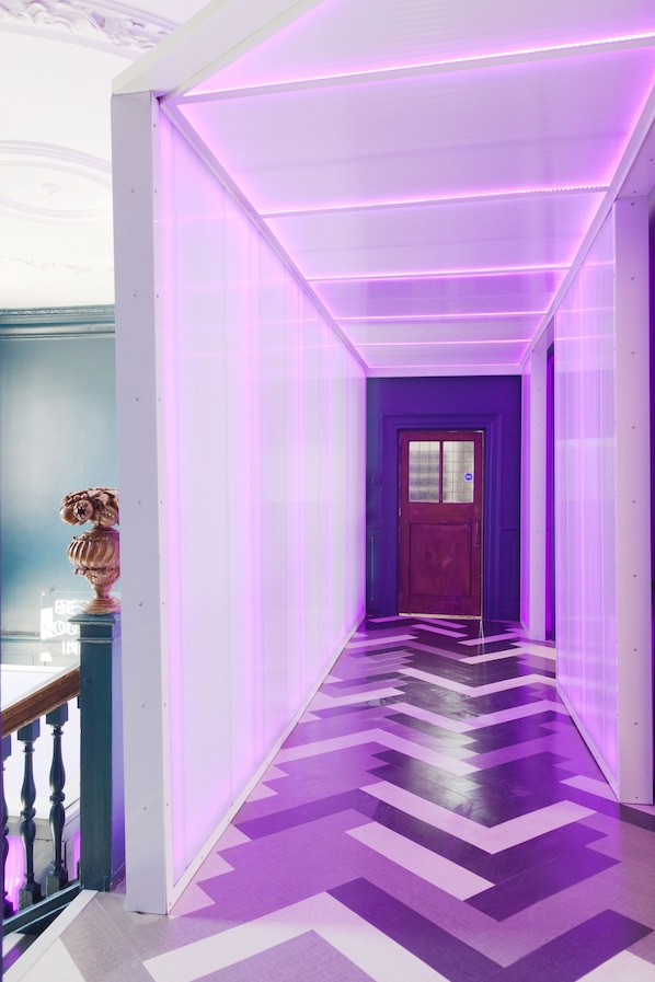 Interior - Via Lewisham - Hostel (London)