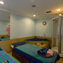 Couples treatment rooms, body scrubs, reflexology