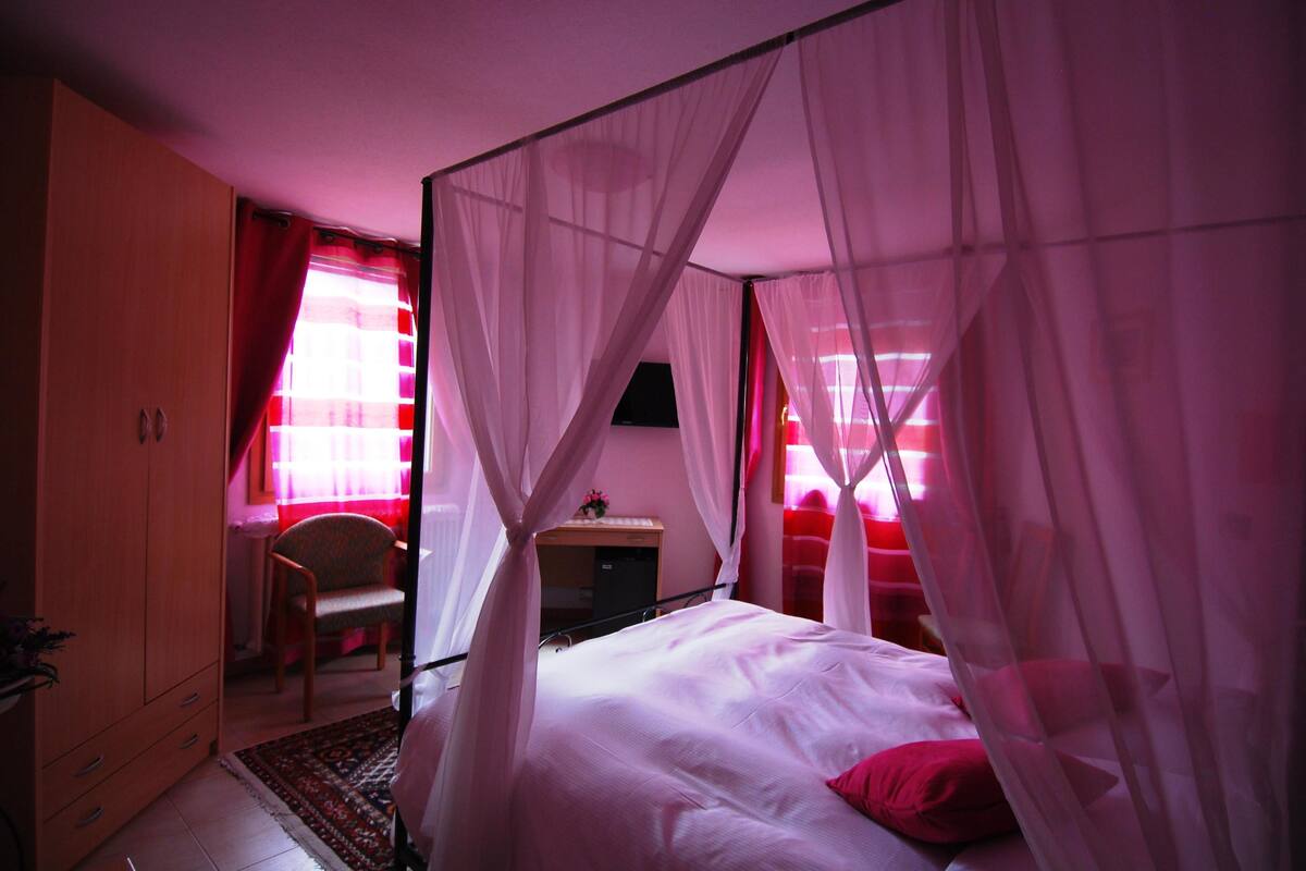 Double or Twin Room | In-room safe, soundproofing, iron/ironing board, cribs/infant beds