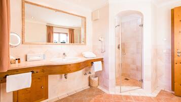 Standard Double Room | Bathroom | Free toiletries, hair dryer, slippers, towels