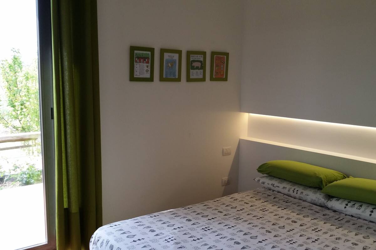 Camera doppia, bagno in camera, vista giardino | Tende oscuranti, Wi-Fi (a pagamento), lenzuola