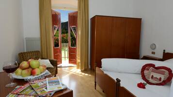 Standard Double Room | Desk, rollaway beds, free WiFi