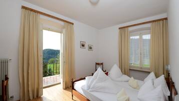 Standard Double Room | Desk, rollaway beds, free WiFi