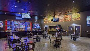 2 restaurantes, café da manhã, culinária americana