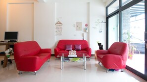 Lobby sitting area - Fu Taitung B&B (Taitung)