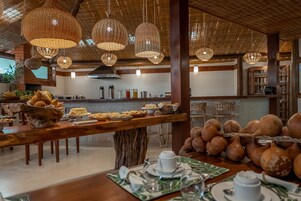 Desayuno bufé gratuito y diario