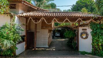 Fachada da propriedade