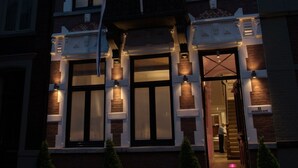Façade de l’hébergement - soirée/nuit