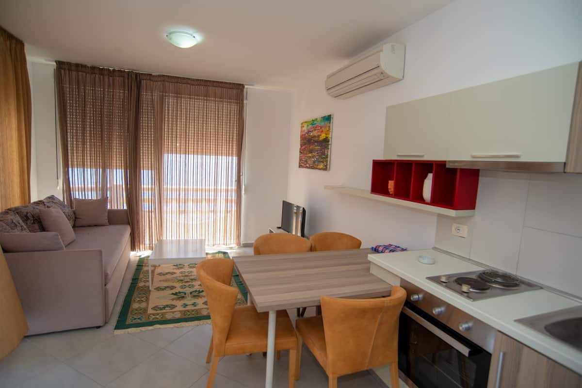 Appartamento, 1 camera da letto, vista mare | Pasti in camera