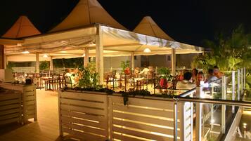 3 restaurants, seafood