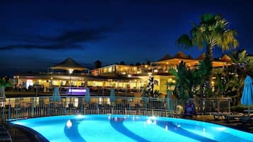 3 outdoor pools