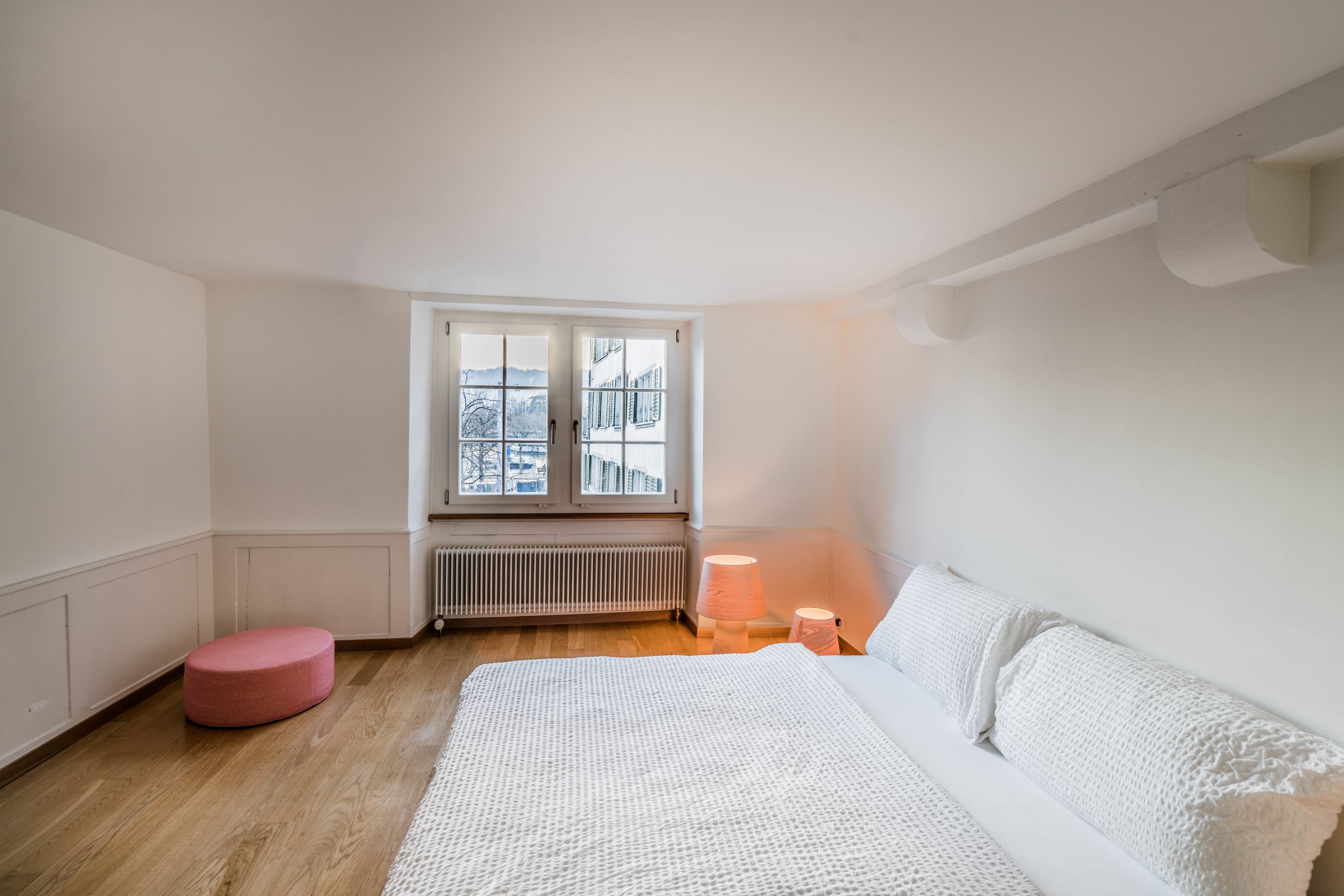 3 bedrooms, minibar, laptop workspace, blackout curtains