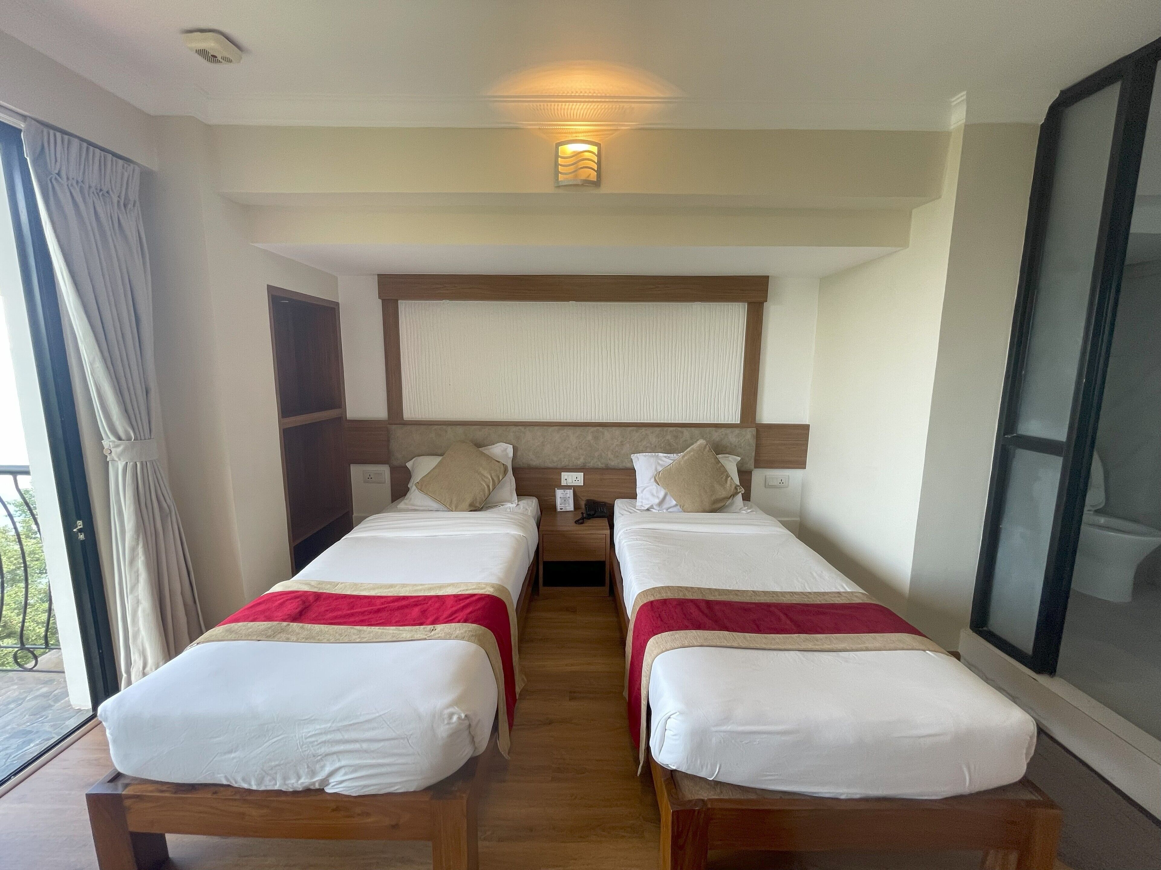 豪華雙床房 | 高級寢具、羽絨被、Select Comfort 床墊、客房內保險箱