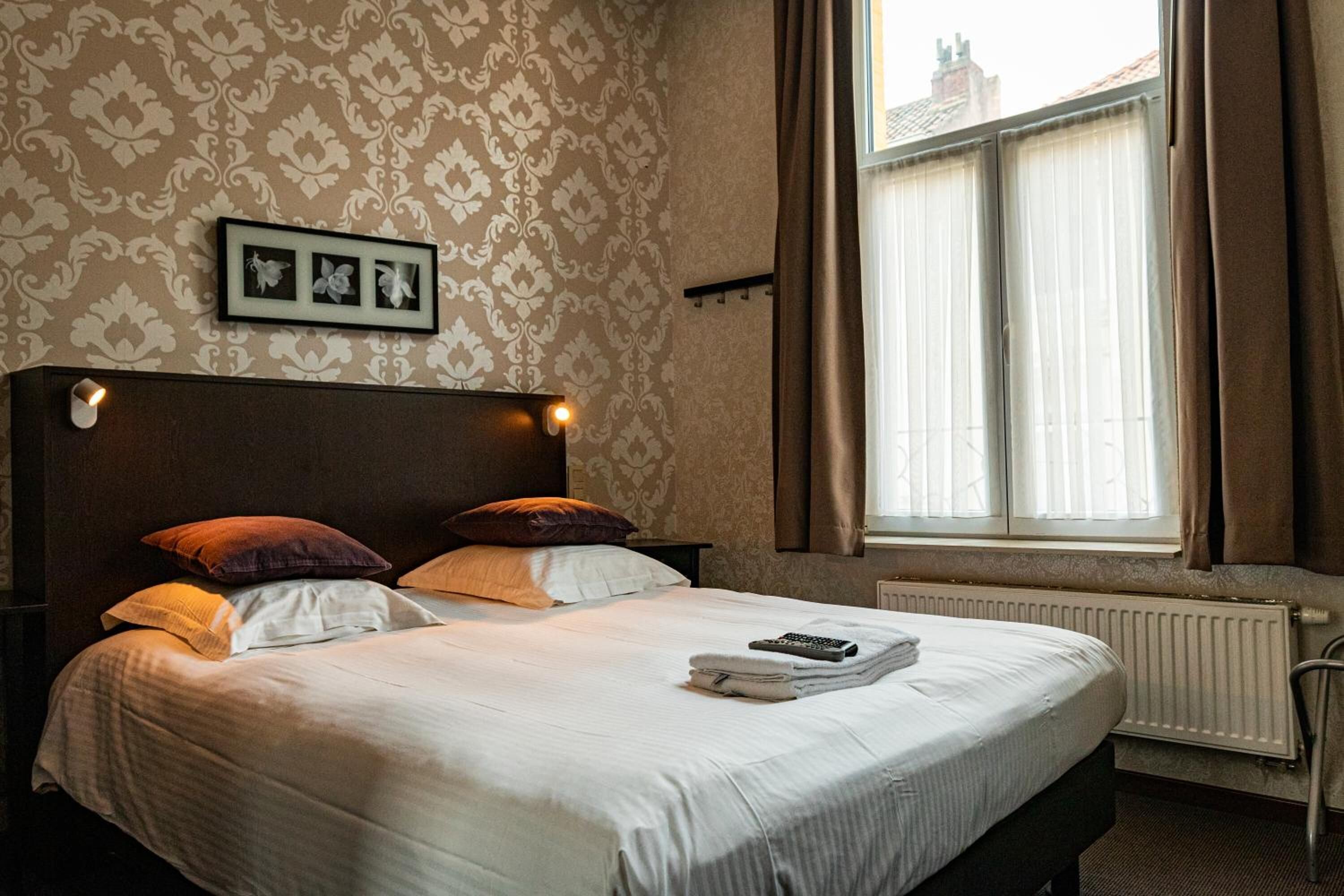 1 bedroom, in-room safe, desk, blackout curtains