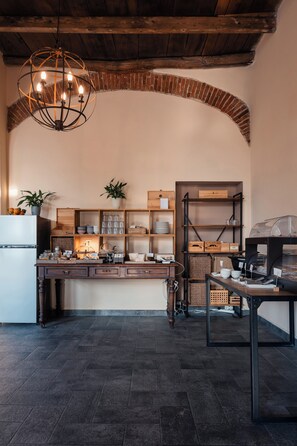 Free daily buffet breakfast - Equirelais (Bodio Lomnago)