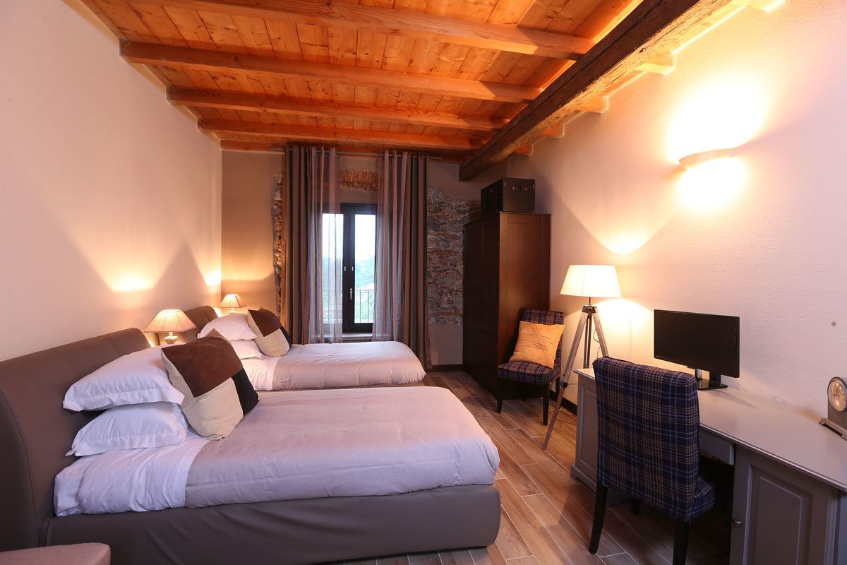 business double room single use, 1 bedroom, non smoking | 1 bedroom, minibar, in-room safe, desk