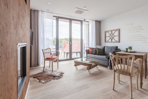 Apartment, Fireplace, Lake View (Seemannsglück) | Living room