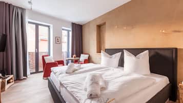 Doppelzimmer Zwei Ameisen mit Küche | Hochwertige Bettwaren, Zimmersafe, schallisolierte Zimmer, Babybetten