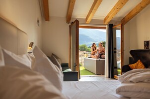 Superior Double Room with Jacuzzi ,SPA Access | In-room safe, desk, free WiFi, bed sheets