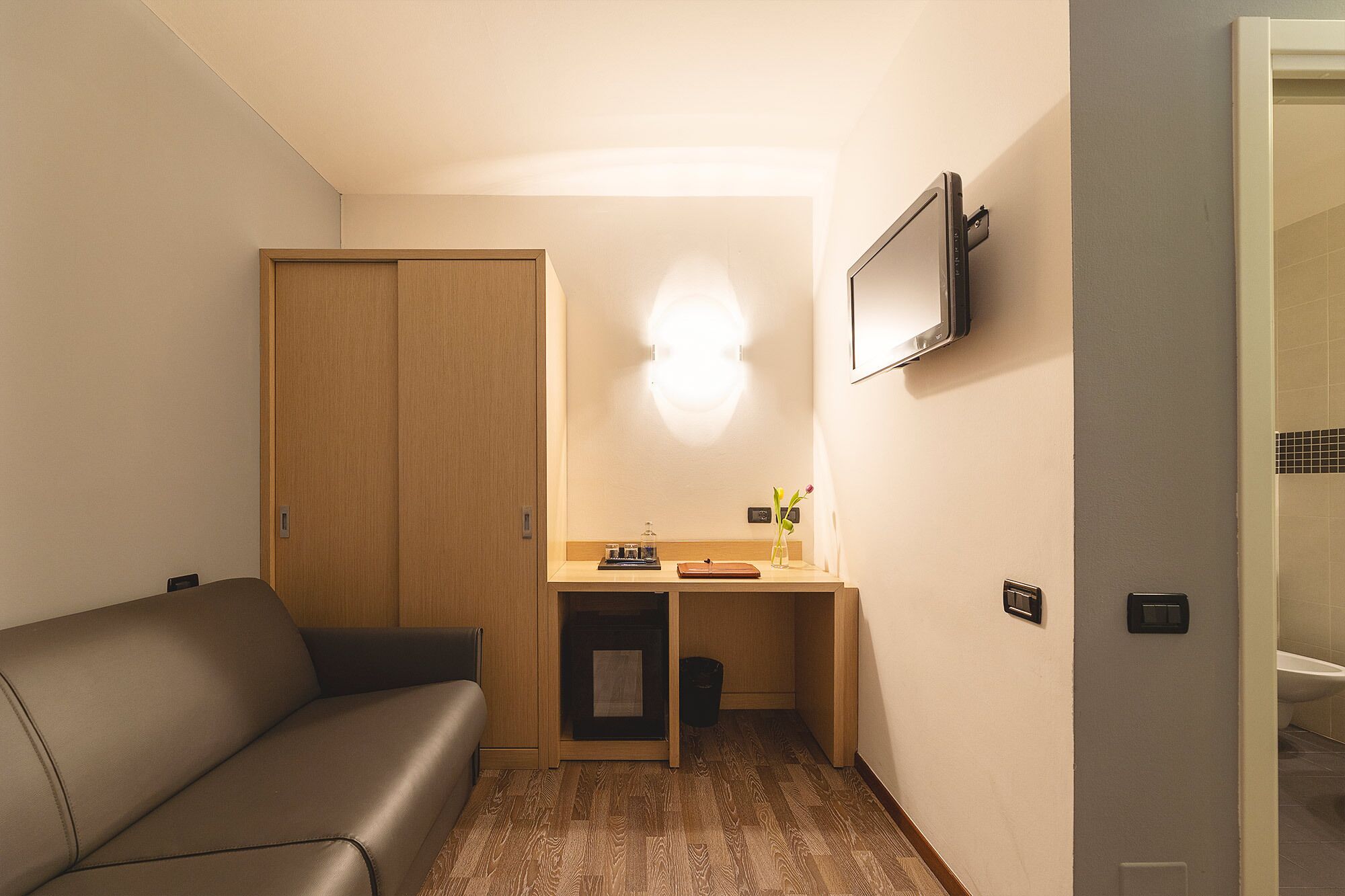 grand double room | in-room safe, desk, free wifi, bed sheets