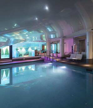 Indoor pool, open 9:00 AM to 10:00 PM, sun loungers - Hi Hotel - Wellness & Spa Adults Only (Trento)