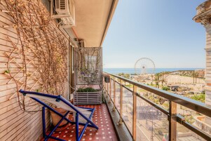 Double Room, 1 Queen Bed, Private Bathroom (External), Balcony Sea View | Egyptian cotton sheets, premium bedding, memory foam beds, minibar