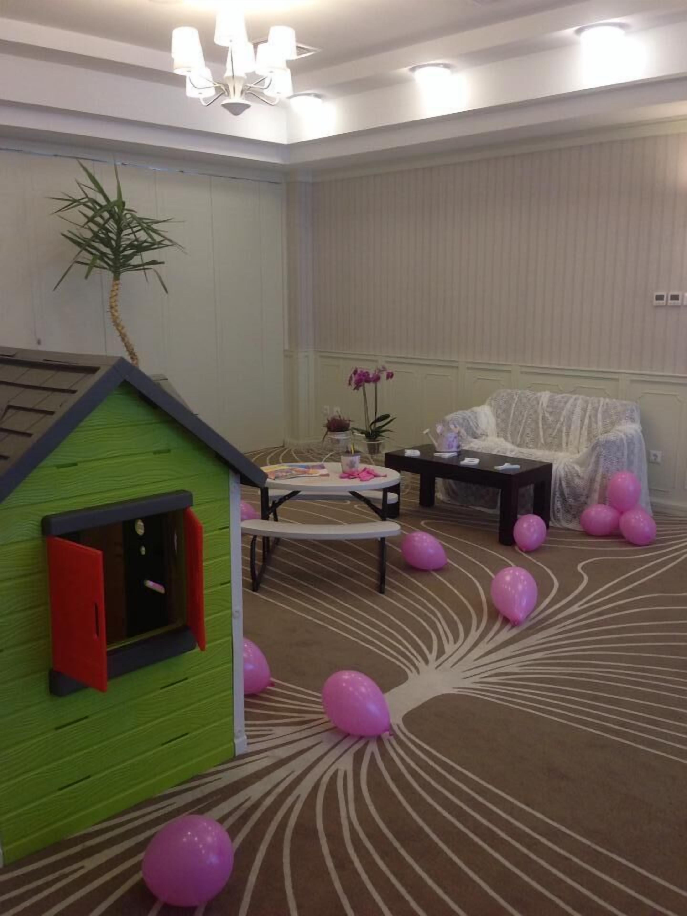 Children's play area - indoor