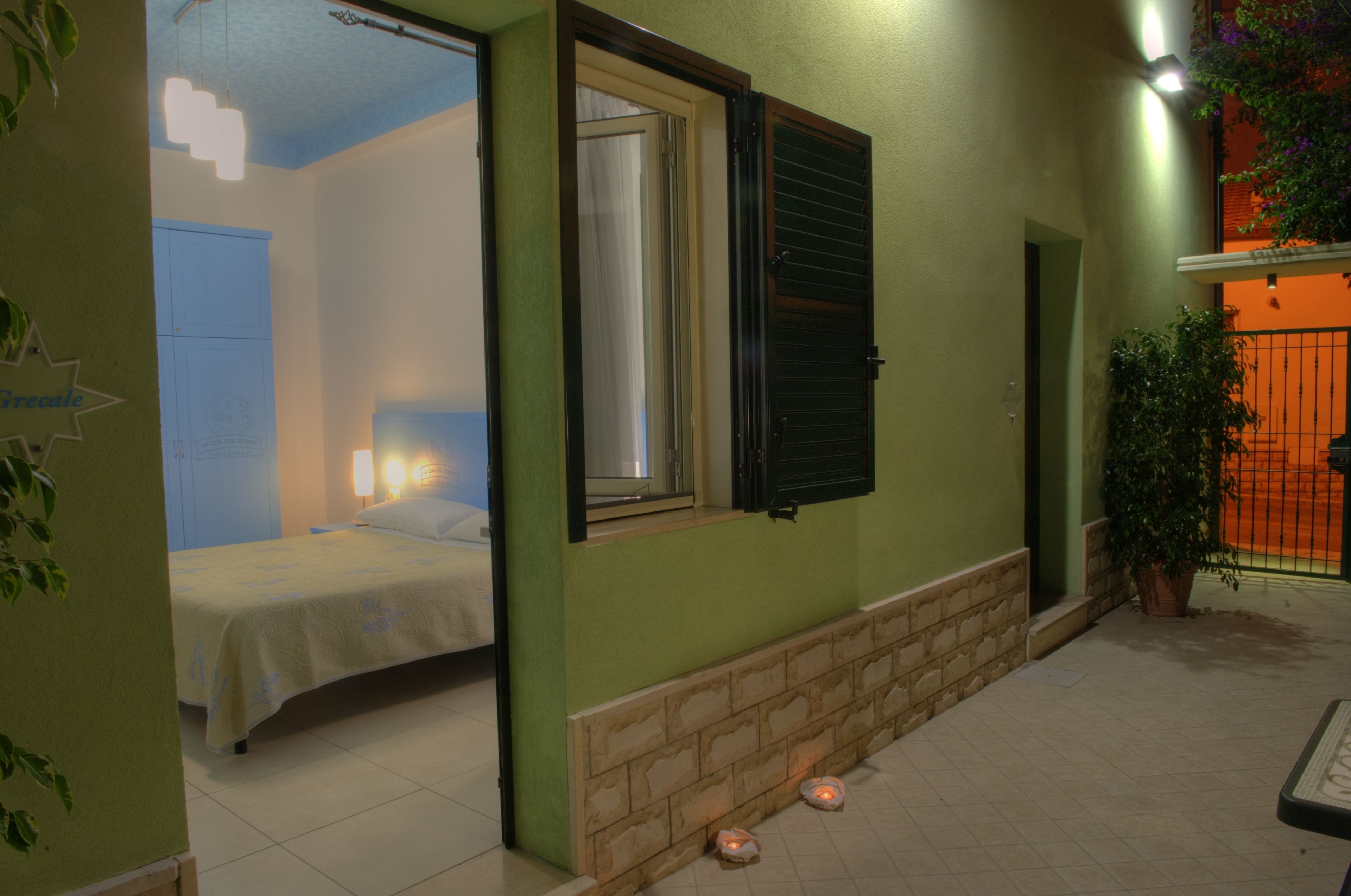 Doppel- oder Zweibettzimmer | Hochwertige Bettwaren, Schreibtisch, Bügeleisen/Bügelbrett