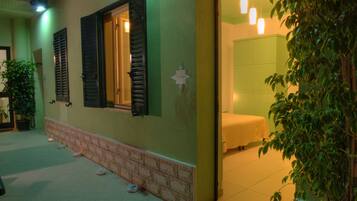 Quadruple Room | Interior
