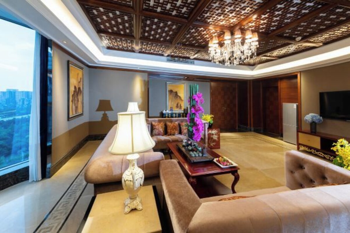 Furong Suite With King Koil Mattress
