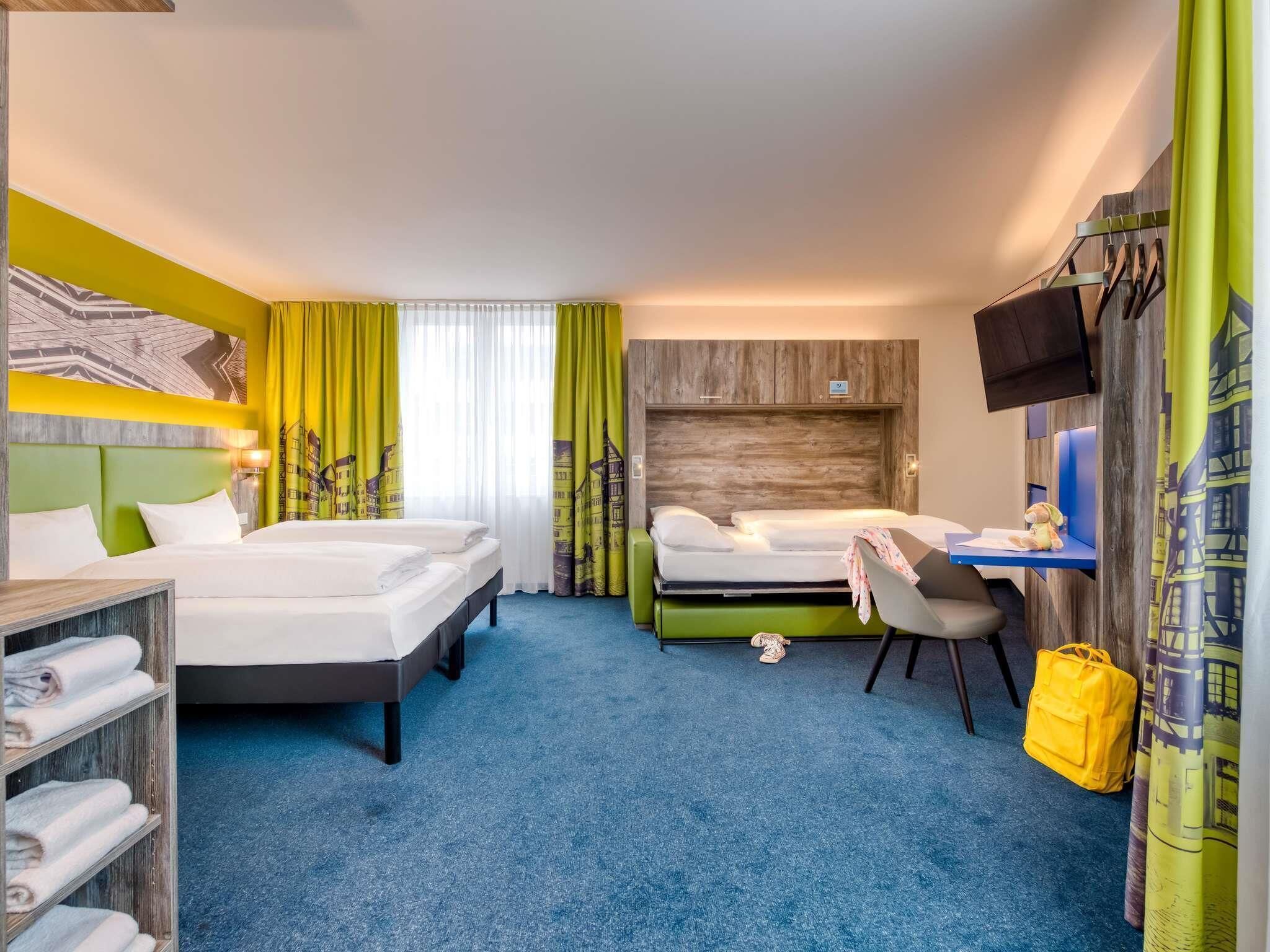 Standard Suite | In-room safe, desk, blackout drapes, soundproofing