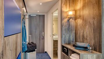 Comfort Double Room, 1 Double Bed (All Comfort) | In-room safe, desk, blackout drapes, soundproofing