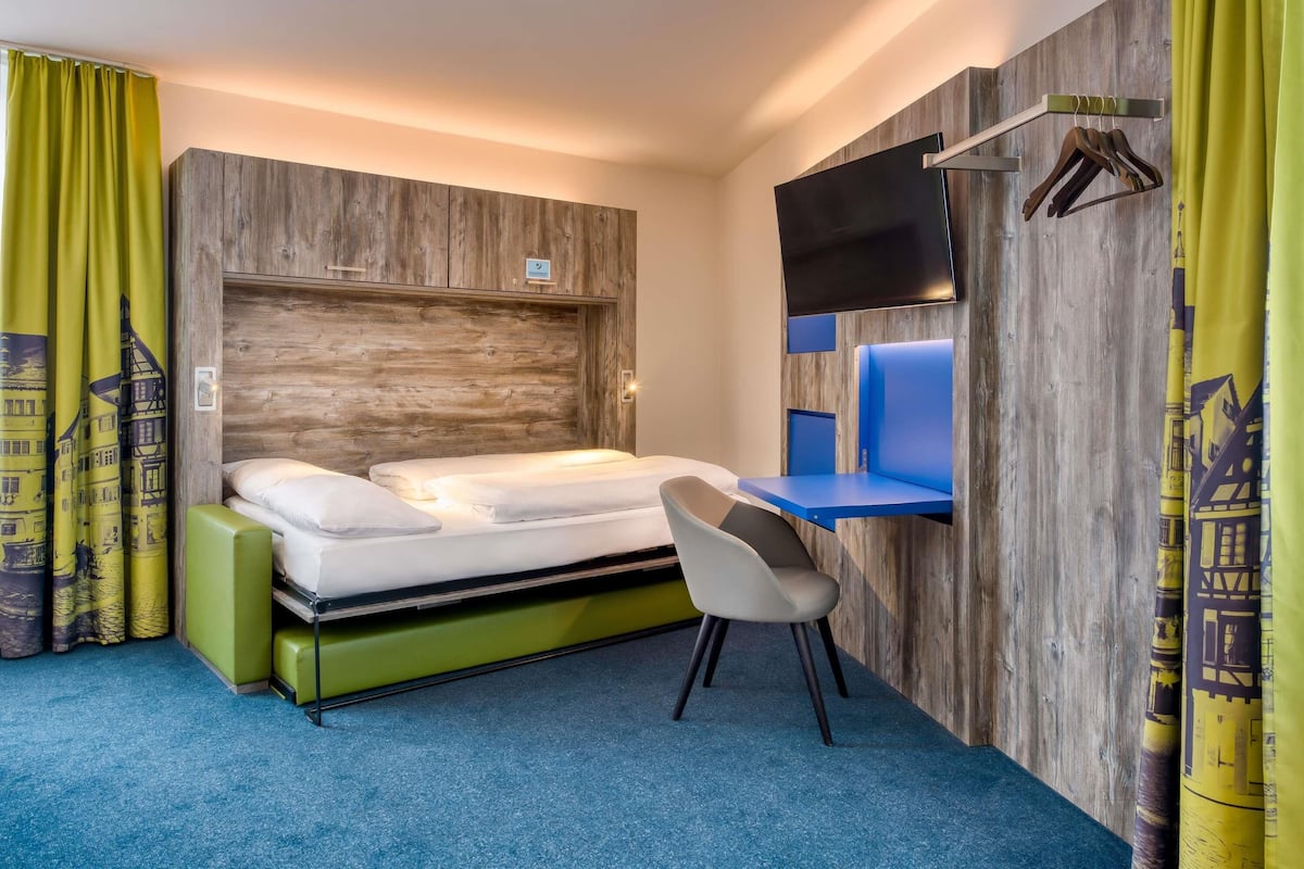 Standard Suite | 1 bedroom, in-room safe, desk, blackout curtains