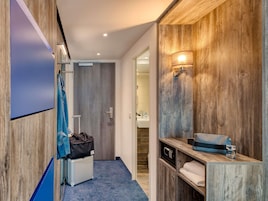 Comfort Double Room, 1 Double Bed (All Comfort) | In-room safe, desk, blackout drapes, soundproofing