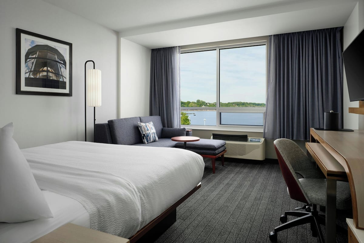 Premium bedding, down duvets, desk, laptop workspace