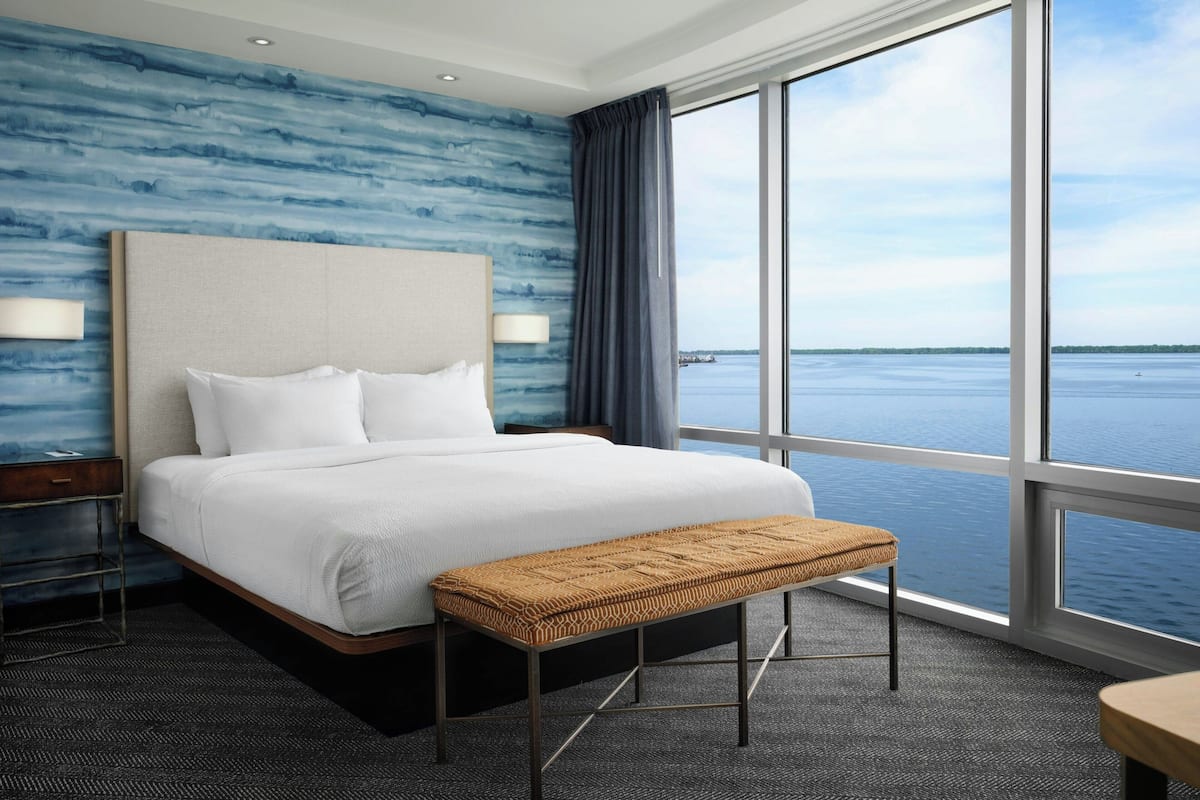 Premium bedding, down comforters, desk, laptop workspace