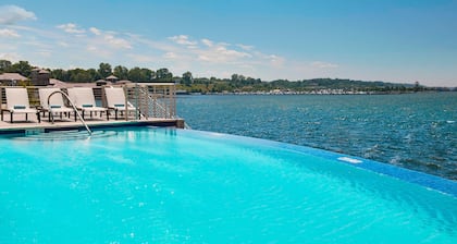 Courtyard by Marriott Erie Bayfront