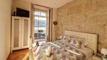 Panoramic Studio, 1 King Bed, Private Bathroom, River View | View from property