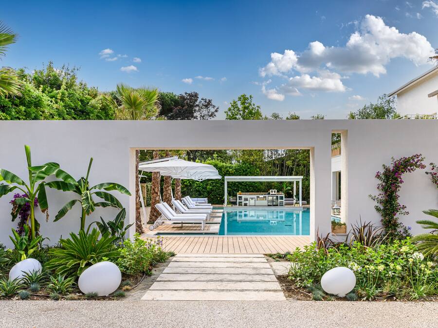 Seasonal outdoor pool