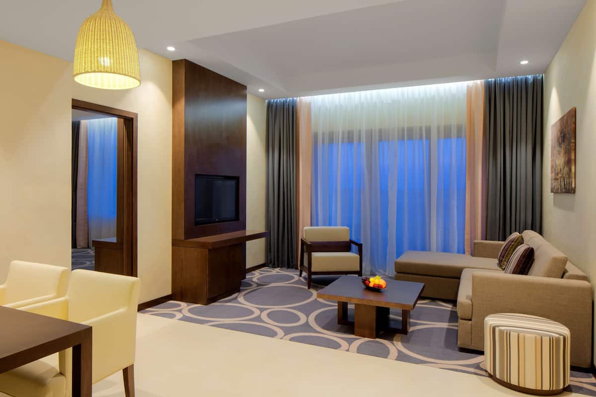 1 bedroom, premium bedding, minibar, in-room safe